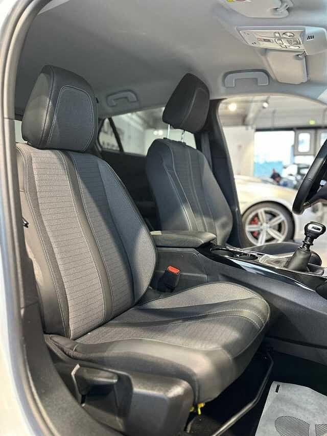 Peugeot 2008 PureTech 100 S&S Allure