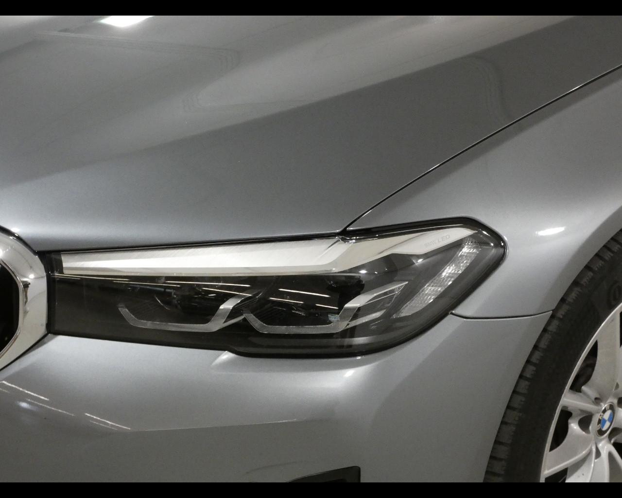 BMW Serie 5(G30/31/F90) - 520d 48V Business