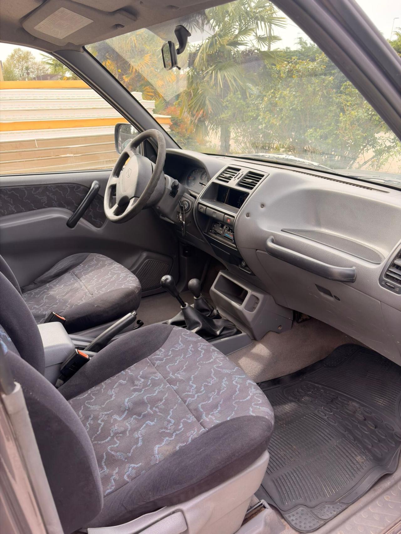 Nissan terrano 2.7 autocarro 2 posti -1996