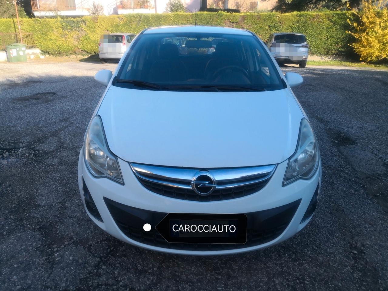 Opel Corsa 1.2 5 porte neopatentati