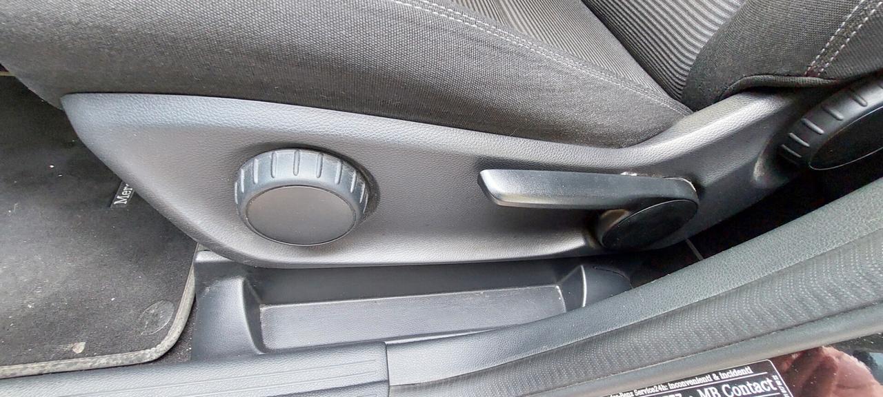 MERCEDES B180 PREMUIM 1,5 DIESEL 110 CV NAVI TELEFONO RETROCAMERA FULL FULL