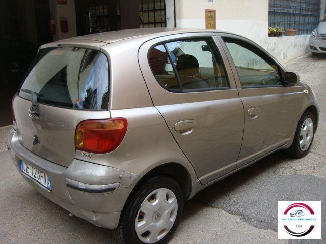 TOYOTA - Yaris - 16V 5 porte Sol