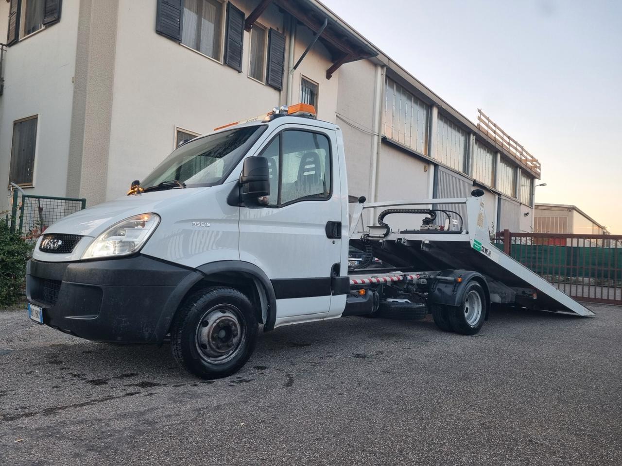 Iveco daily carroattrezzi