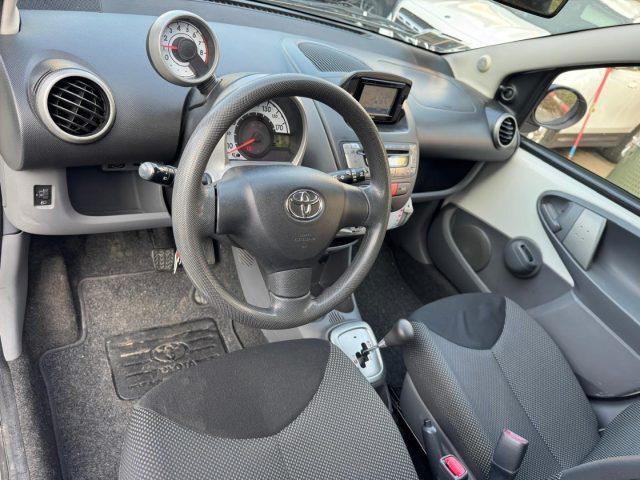 TOYOTA Aygo 1.0 12V VVT-i 5pt Connect Navi AUT.
