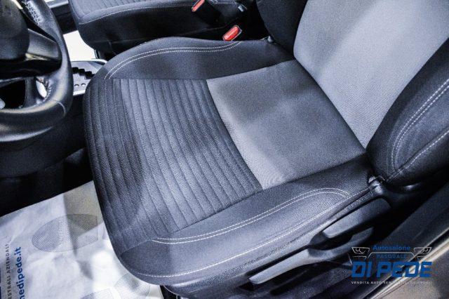 TOYOTA Yaris 1.5 Hybrid 5 porte Business