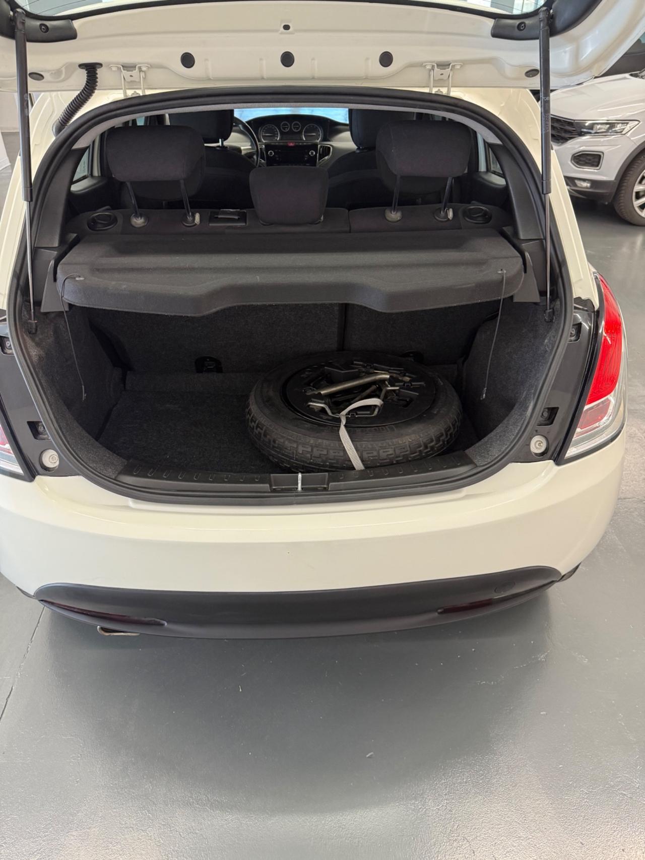 Lancia Ypsilon 1.2 69 CV 5 porte GPL Ecochic Platinum