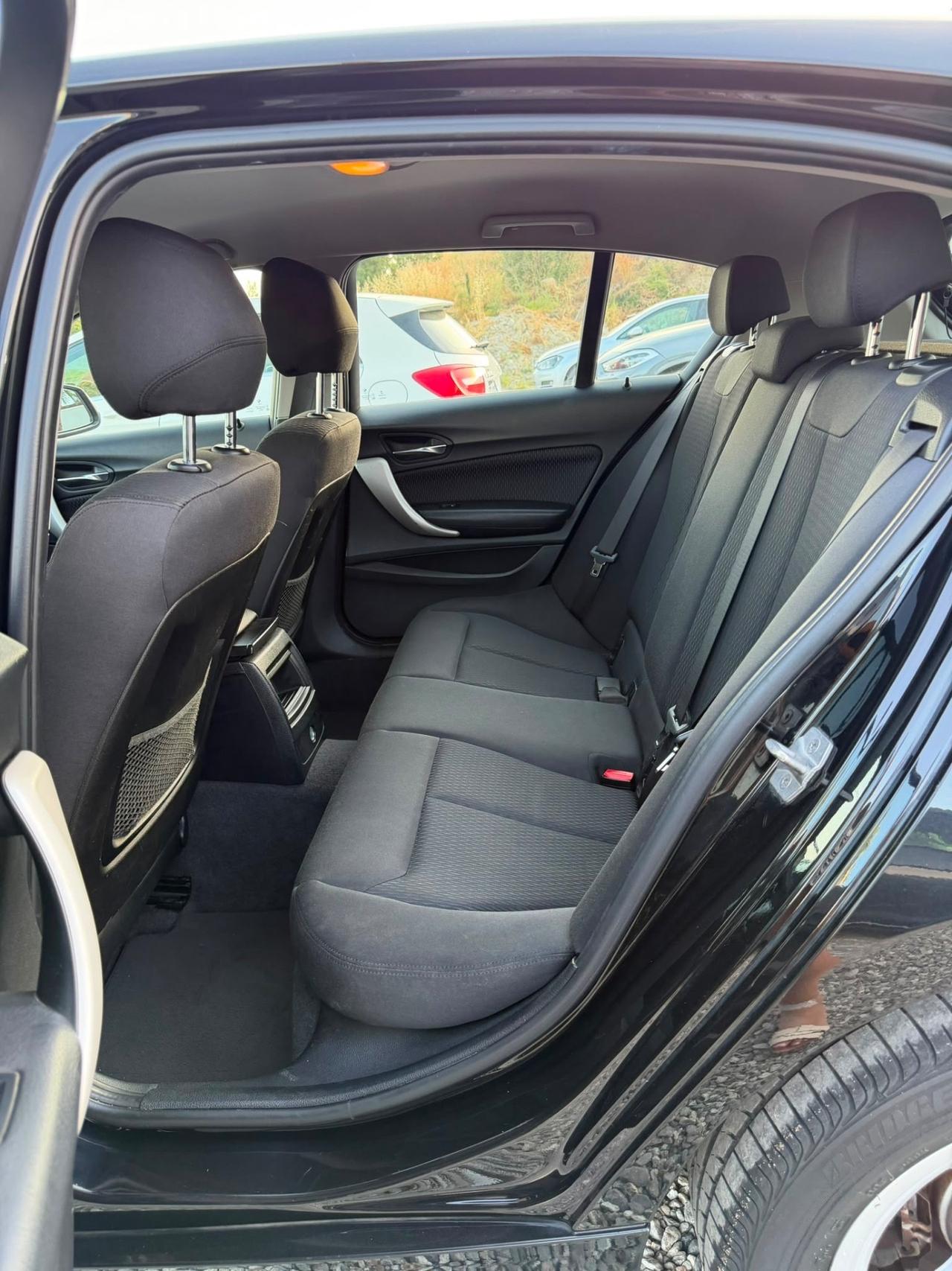 Bmw 116 116d 5p. Urban