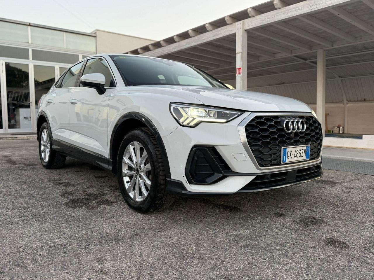 AUDI Q3 SPORTBACK 45 TFSI e S tronic Bus. Plus