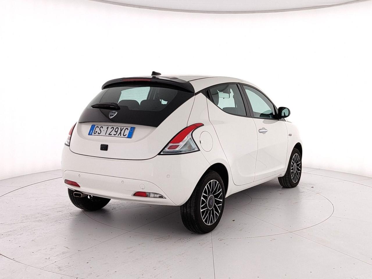 Lancia Ypsilon 1.0 FireFly 5 porte S&S Hybrid Platino