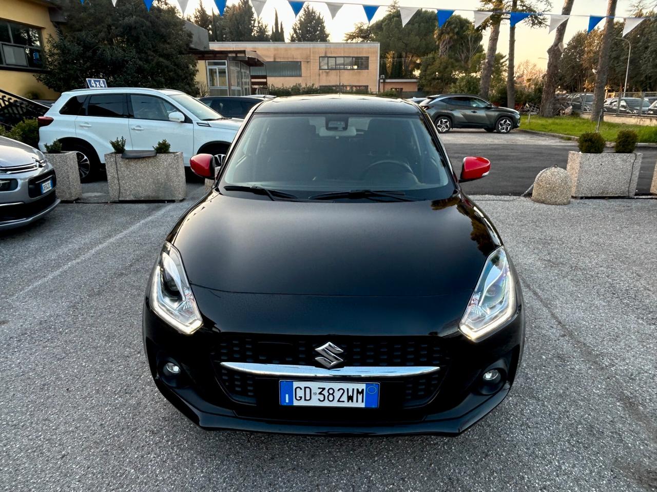 " UNA CHICCA " Suzuki Swift 1.2 Hybrid 4WD AllGrip Top