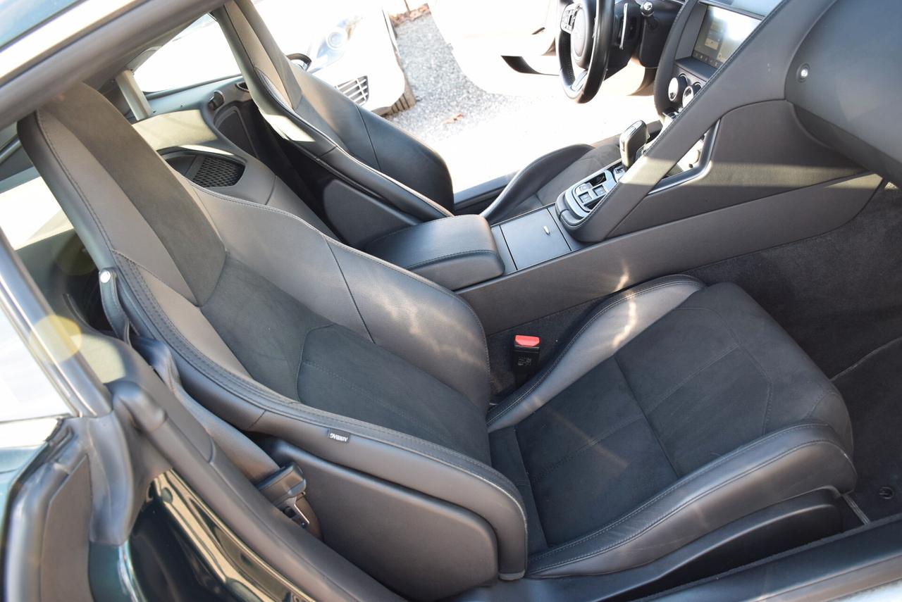 Jaguar F-Type 2.0 300CV aut. Coupé R-Dynamic 21000KM