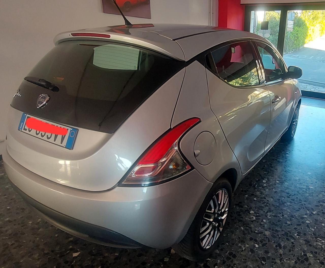 Lancia Ypsilon 1.3 MJT 16V 95 CV 5 porte S&S Silver