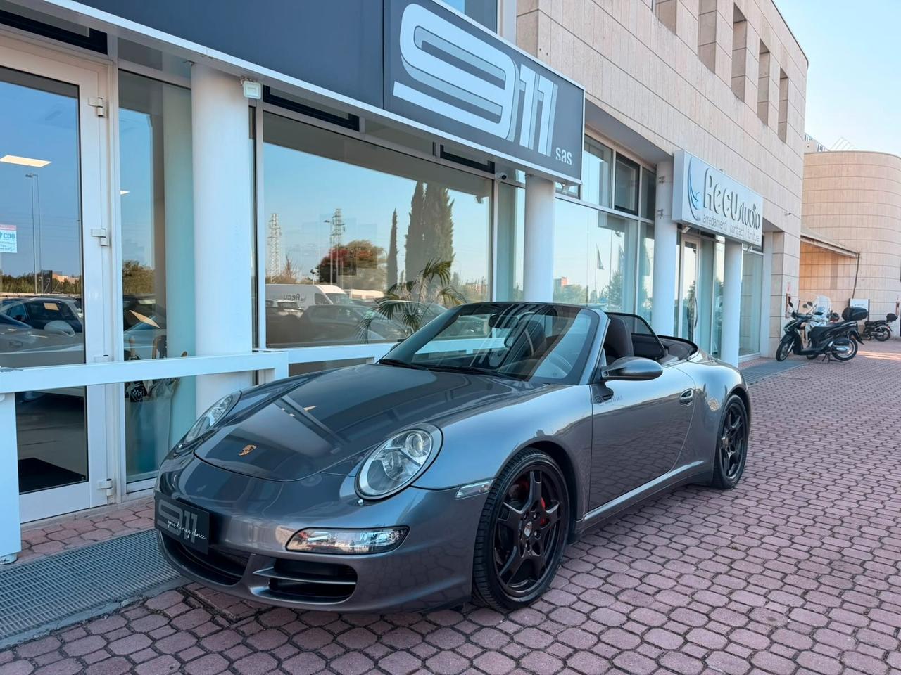 Porsche 911 Carrera 4S Cabriolet