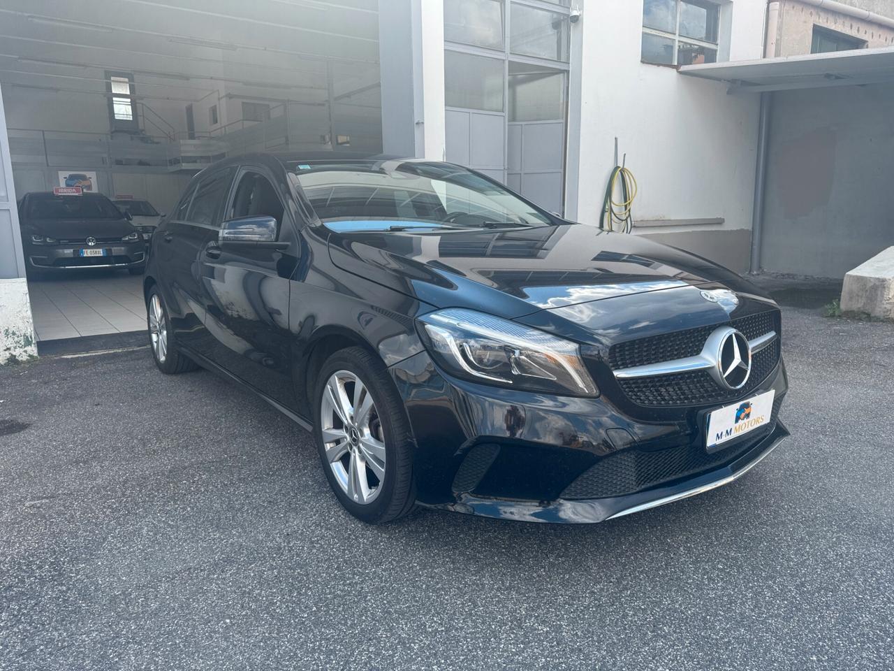 MERCEDES-BENZ A 180 d Automatic Business