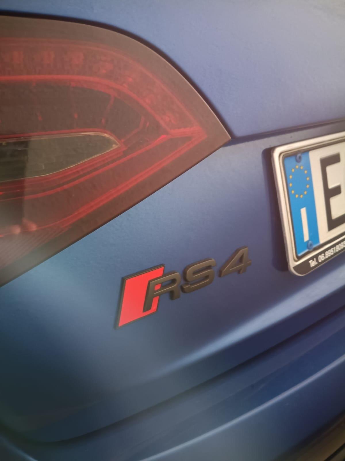 Audi A4 RS 4 Avant 4.2 V8 FSI quattro S tronic