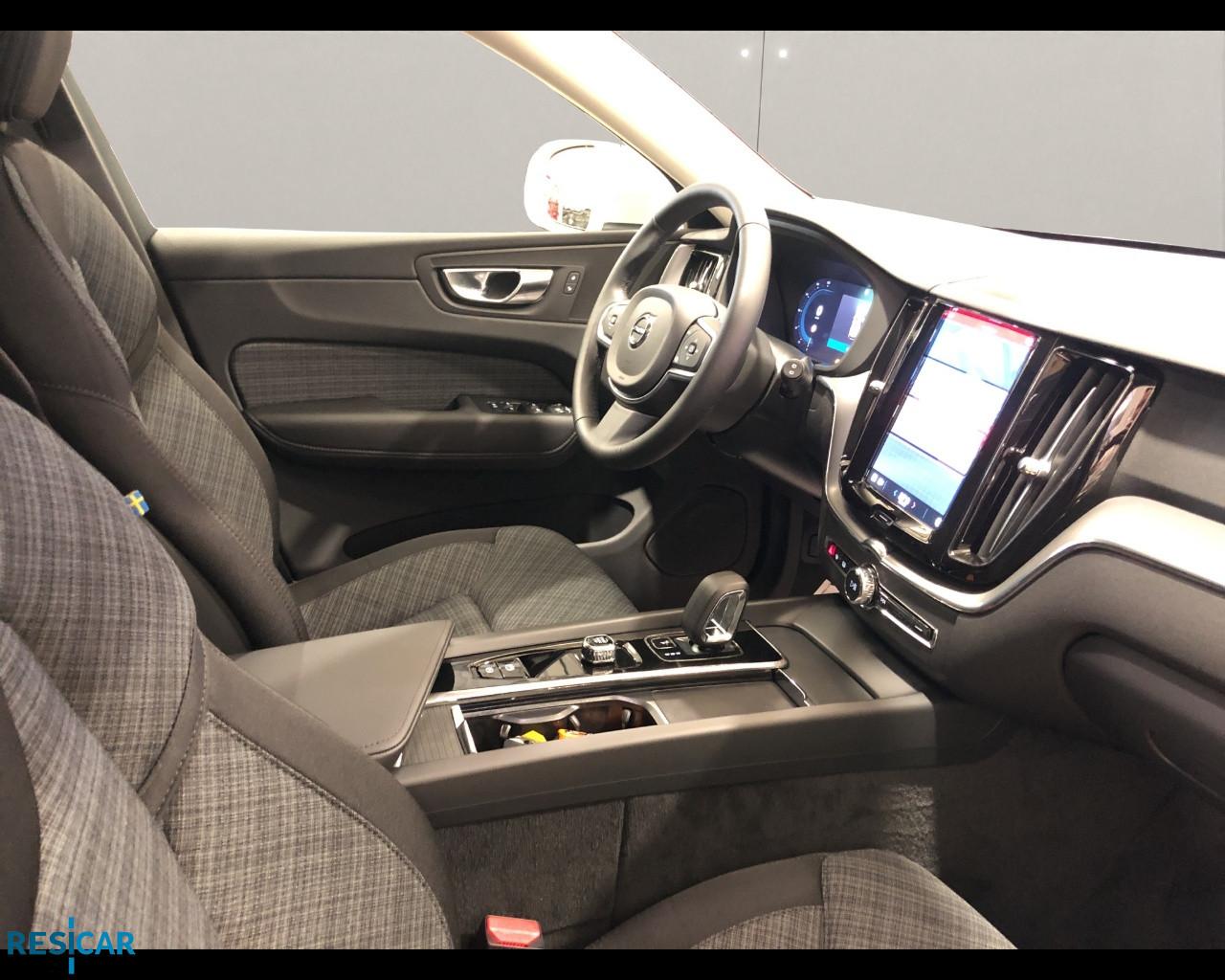 VOLVO XC60 RECHARGE T6 AWD PLUG-IN CORE BRIGHT