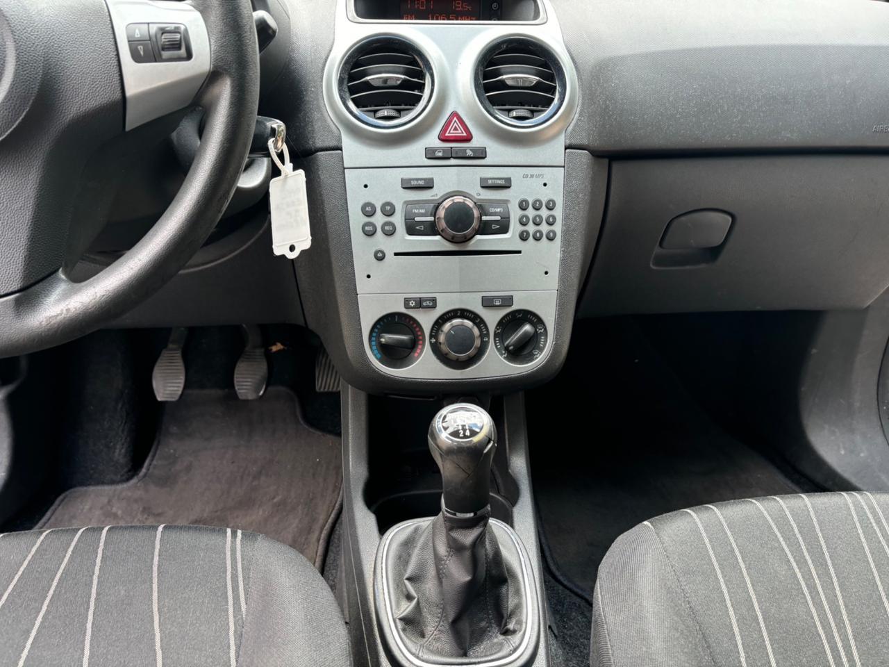 Opel Corsa 1.2 5 porte Club