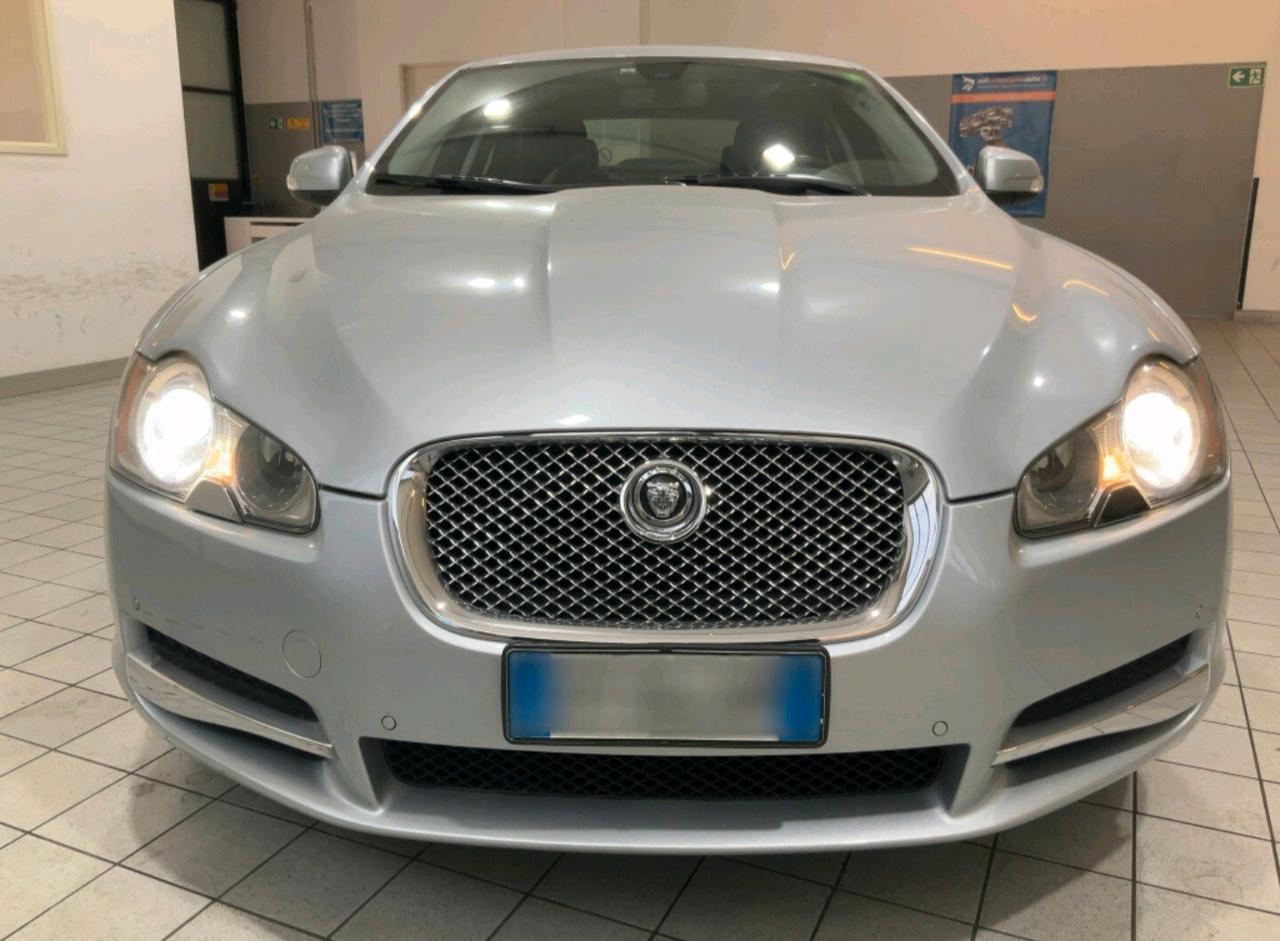 Jaguar XF 2.7D V6 Premium Luxury