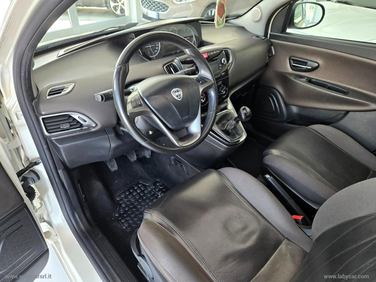 LANCIA Ypsilon 1.3 MJT 95 CV 5p. S&S Platinum TETTO APRIBILE