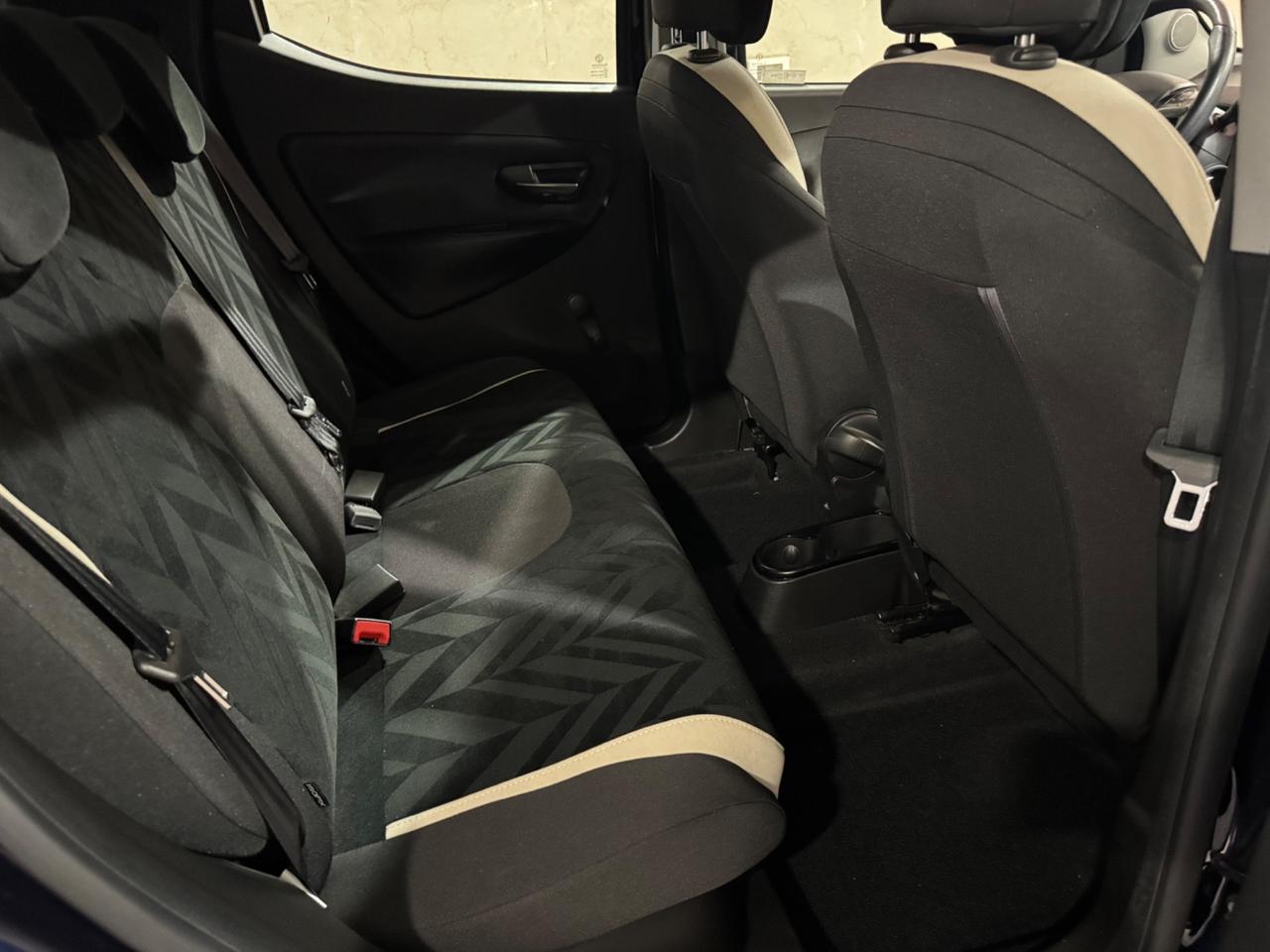 Lancia Ypsilon 1.2 69 CV 5 porte Silver NEOPATENTATI