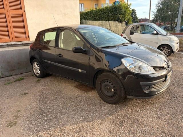 Renault Clio 1.2 16V 5 porte Confort NEOPATENTATI
