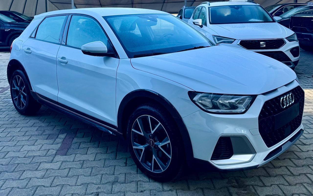 Audi A1 allstreet 30 TFSI S tronic Identity Contrast