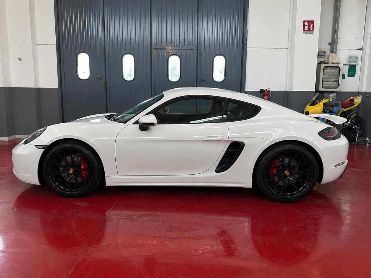 Porsche 718 Spyder Cayman 2.5 S