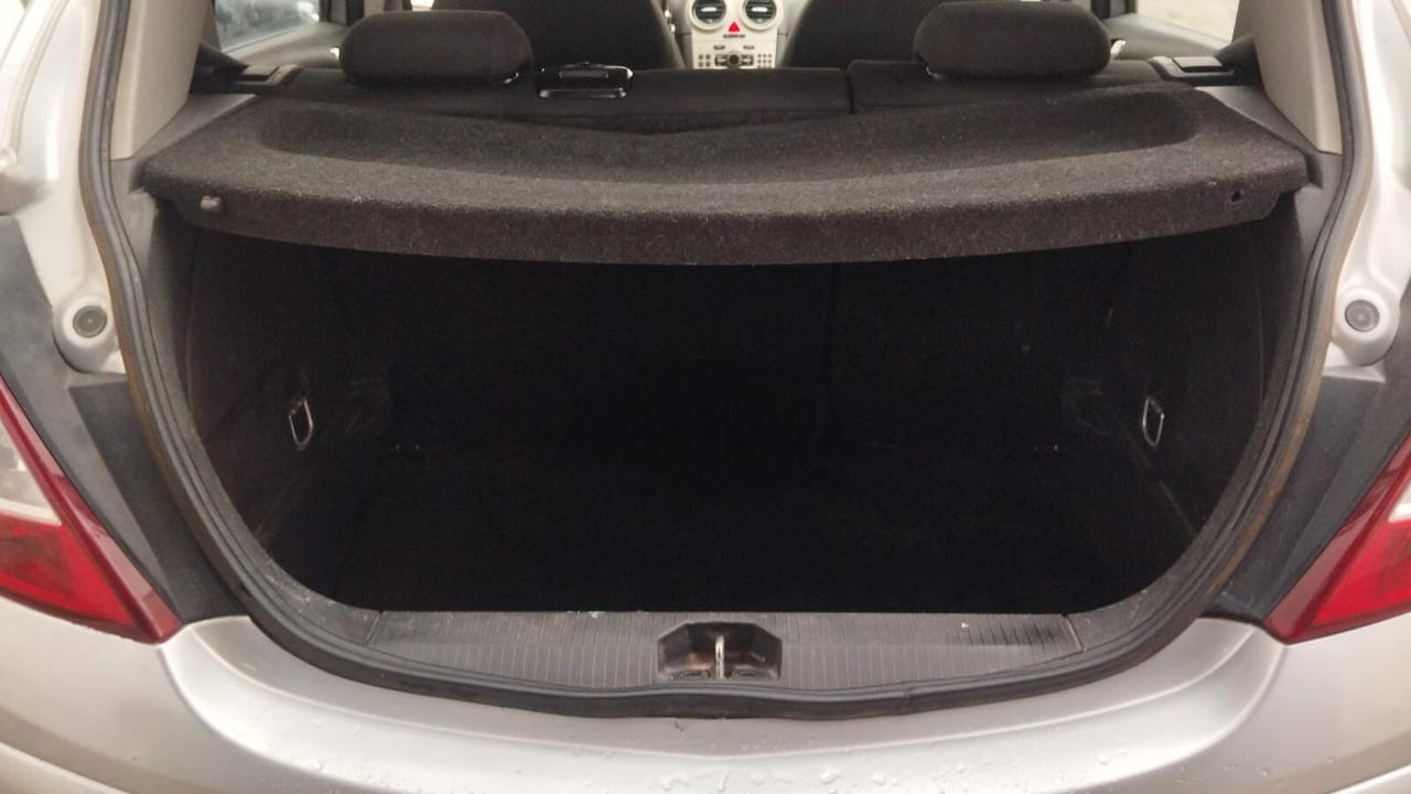 Opel Corsa 1.2 5 porte Cosmo