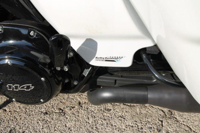 HARLEY-DAVIDSON FLHX Street Glide CRUISER