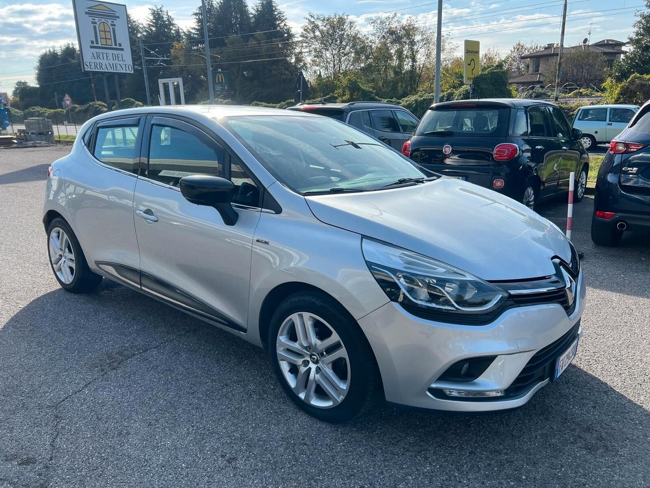 Renault Clio dCi 8V 75 CV 5 porte Moschino Intens