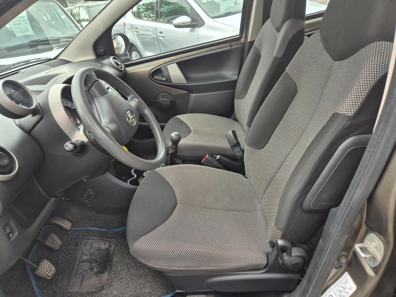 Toyota Aygo 1.0 12V VVT-i 3 porte Orange Connect MMT
