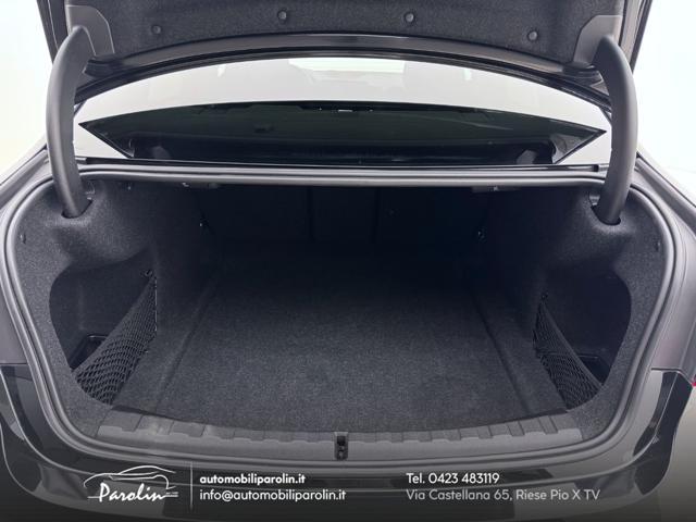 BMW 318 d 48V Sport Aut. Berlina Black pack-Telecamera-LED