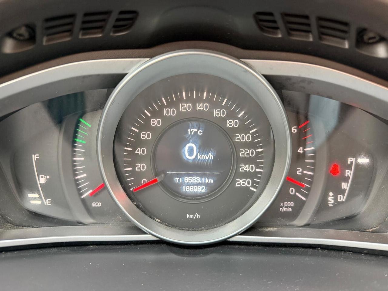 Volvo V40 D2 R-design Momentum