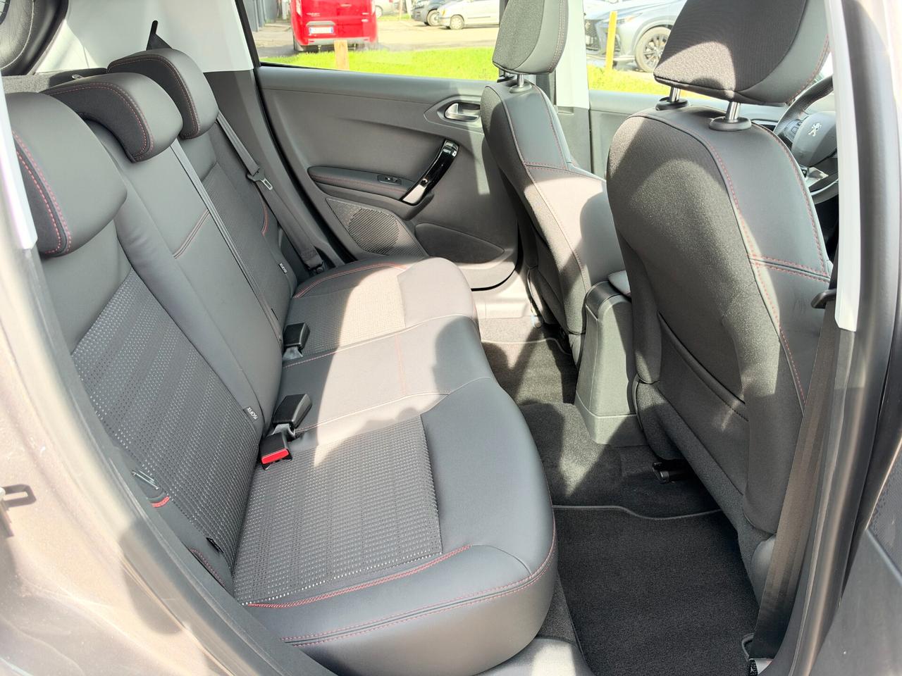 Peugeot 208 Turbo 110 EAT6 S&S 5 porte GT Line