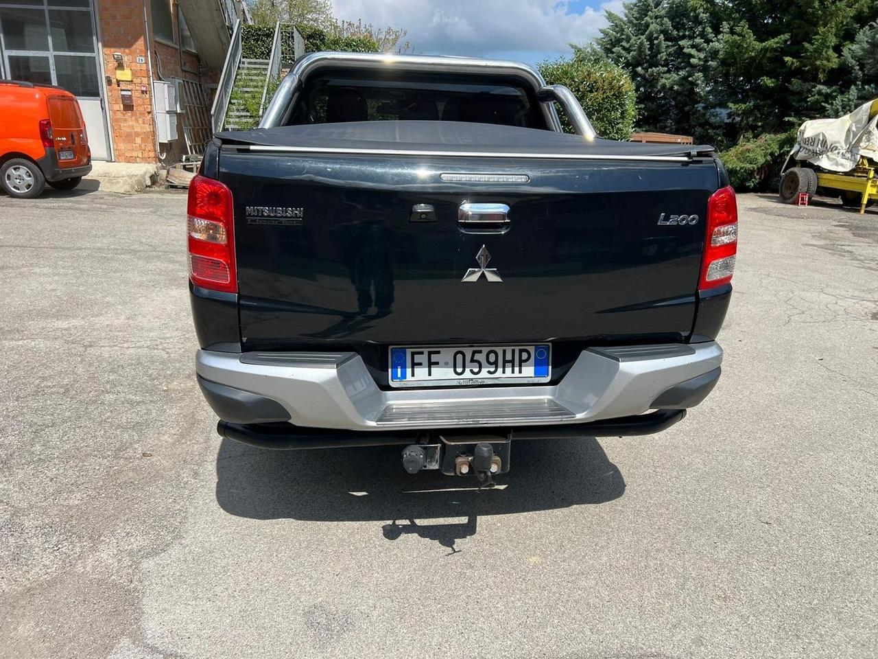 Mitsubishi L200 2.4 DI-D/181CV Double Cab