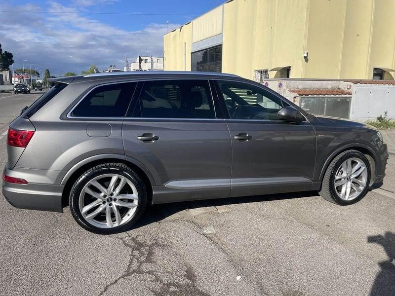 Audi Q7 3.0 TDI quattro tiptronic S- LINE