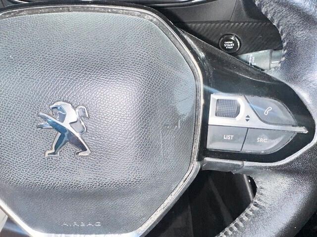 Peugeot 208 motore elettrico 136 CV 5 porte Active