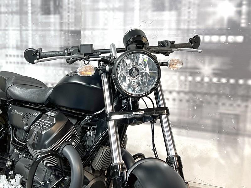 Moto Guzzi V9 Bobber