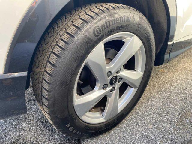 AUDI Q3 35 TDI Business Advanced