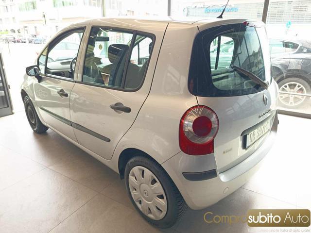 RENAULT Modus 1.2 16V Confort Dynamique