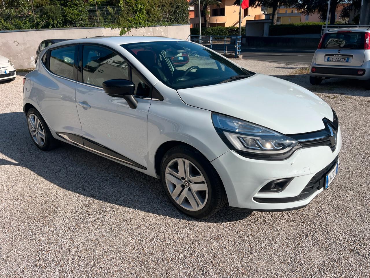 Renault Clio TCe 12V 75 CV 5 porte Moschino Intens