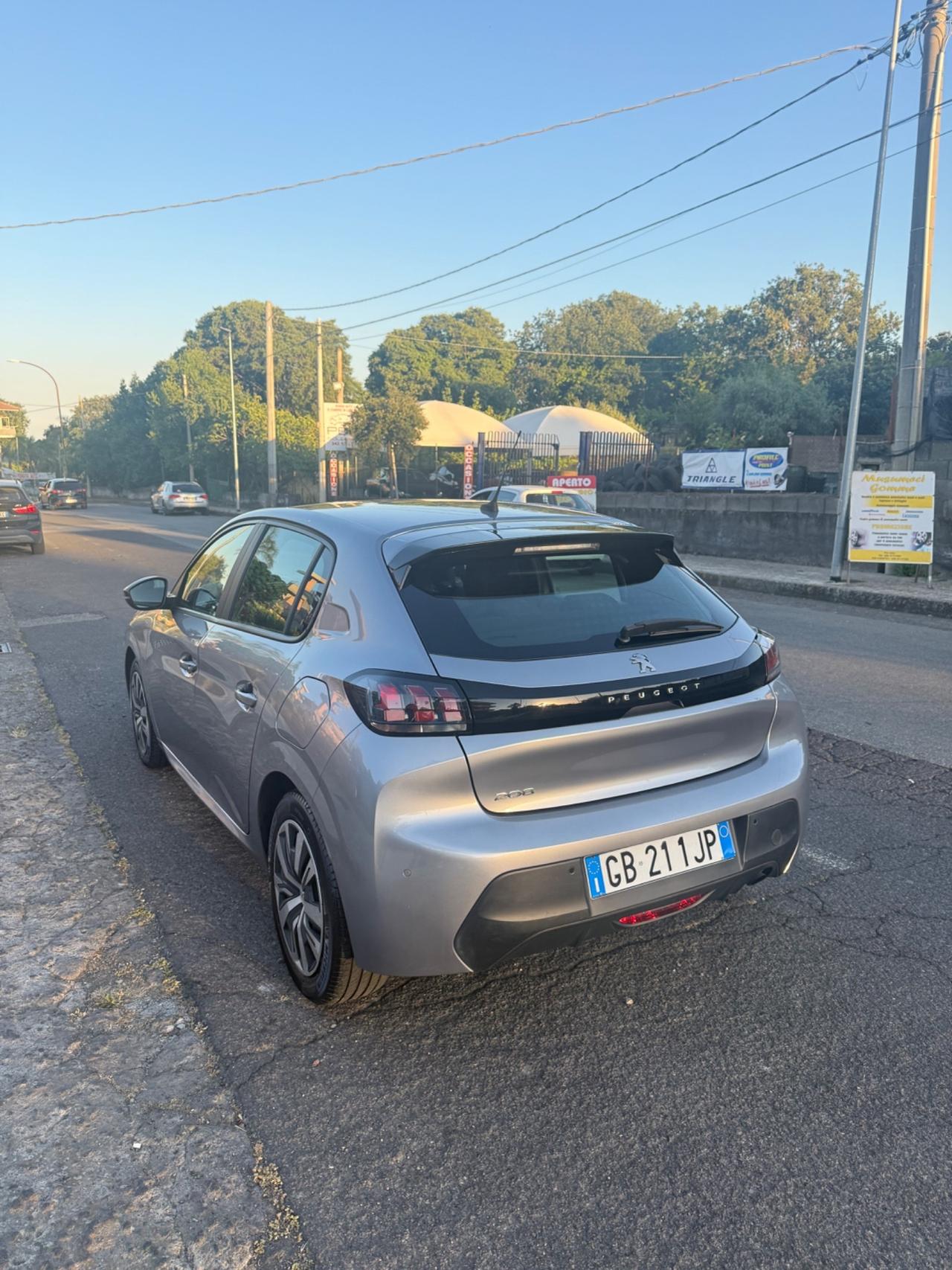 Peugeot 208 PureTech 75cv