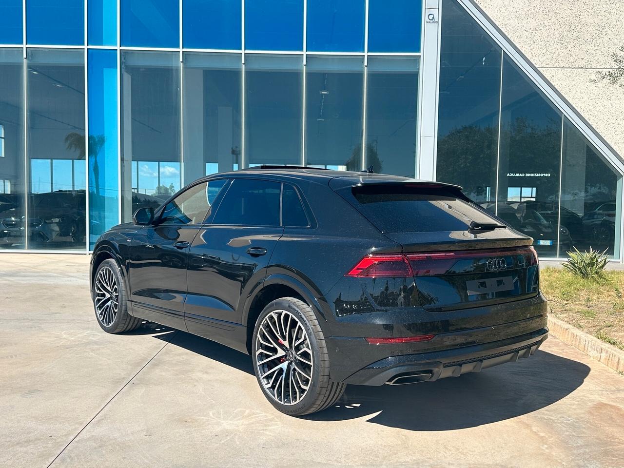 Audi Q8 50 tdi Sline possibilità noleggio no scoring