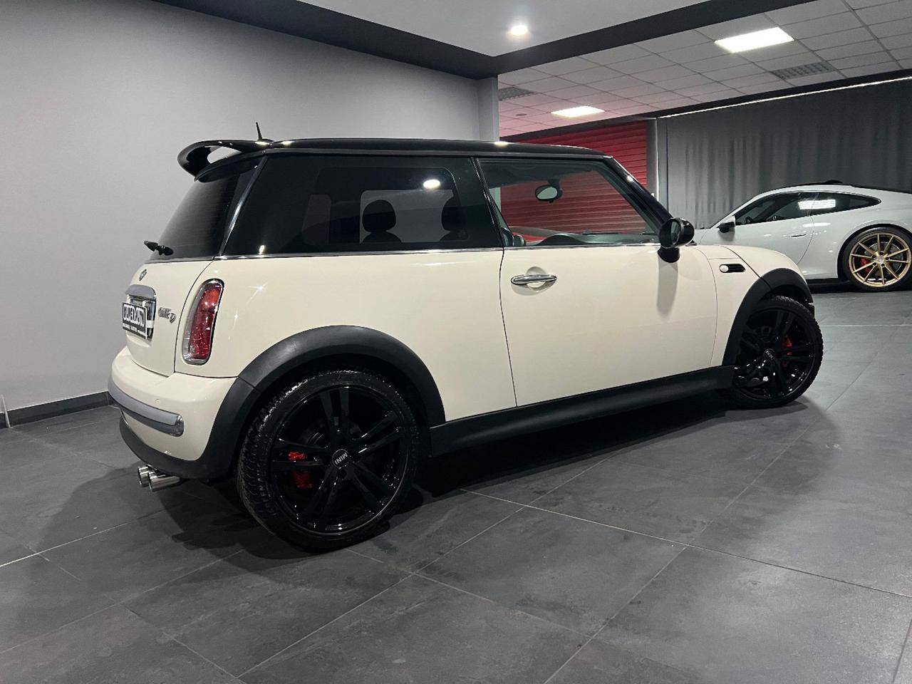 MINI Mini 1.4 tdi One D 88 CV ALLESTIMENTO COOPER S