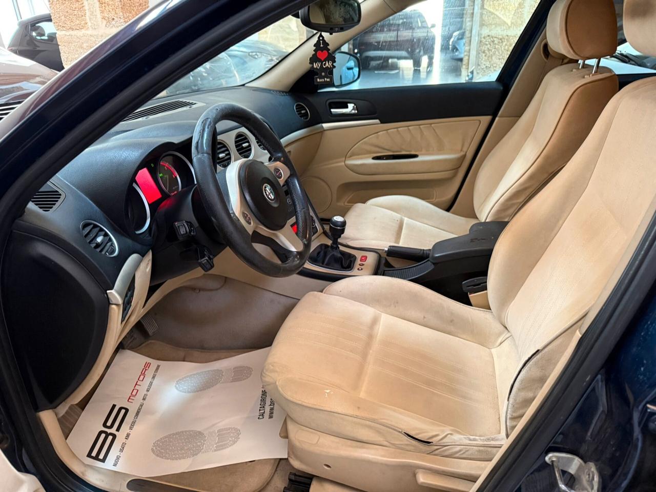 Alfa Romeo 159 1.9 JTDm 16V Sportwagon Exclusive