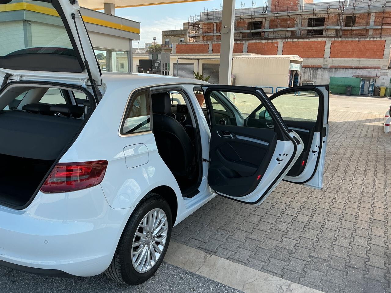 Audi A3 1.6 TDI clean diesel Ambiente