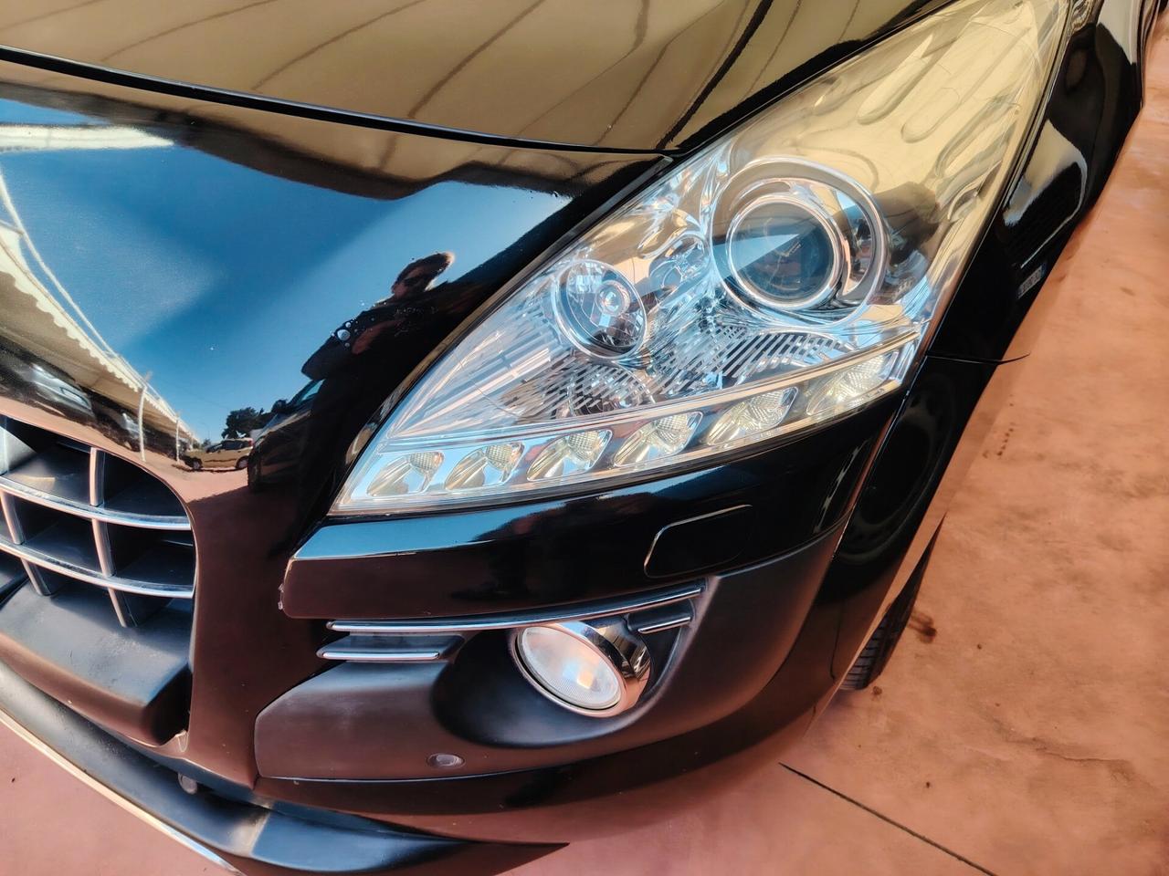 Peugeot 3008 HYbrid4 diesel full opt.