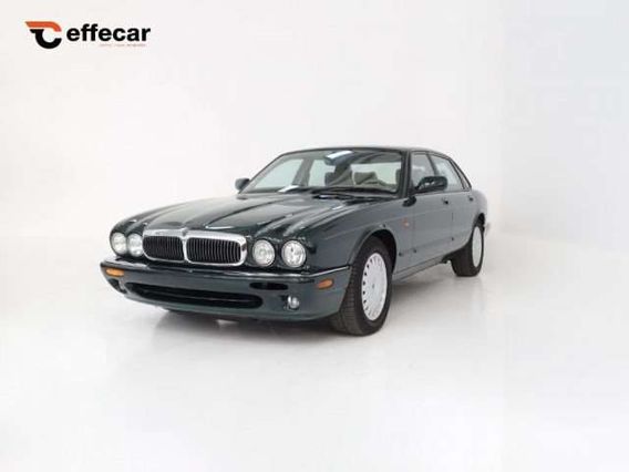 Jaguar XJ8 3.2 cat