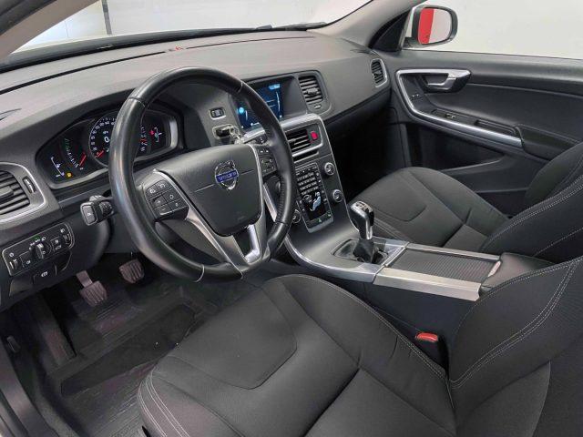 VOLVO V60 2.0 D2 MOMENTUM