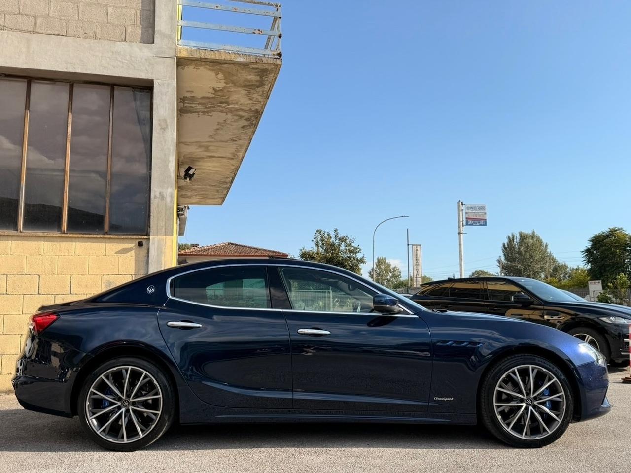 Maserati Ghibli L4 330 CV MHEV Granlusso